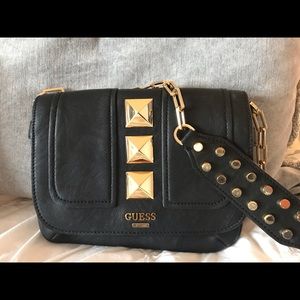 Guess shoulder/clutch